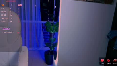 Snapshot of beautifulchleo chatting on 03.04.25 Chleo online show from 03.04.25