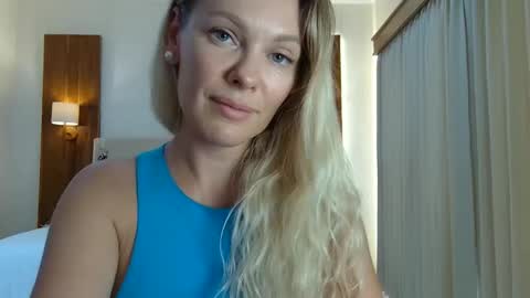 Beautifulkollette online show from 10.18.25