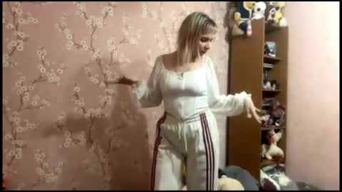 Snapshot of beautifultips chatting on 04.04.26 Mia online show from 04.04.26