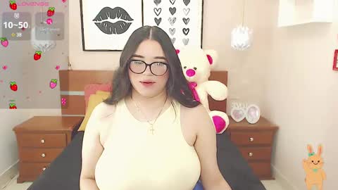 Snapshot of beautty_pink chatting on 12.18.24 beautty_pink online show from 12.18.24