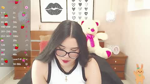 Snapshot of beautty_pink chatting on 01.08.25 beautty_pink online show from 01.08.25