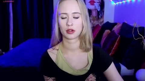 Snapshot of beauty_sashaxx chatting on 10.19.25 beauty Sasha online show from 10.19.25
