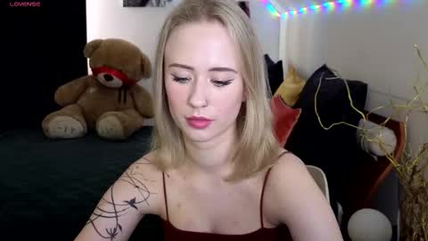 Snapshot of beauty_sashaxx chatting on 10.20.25 beauty Sasha online show from 10.20.25