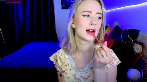Snapshot of beauty_sashaxx chatting on 10.23.25 beauty Sasha online show from 10.23.25
