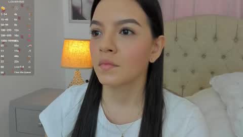 Ariana Reyes online show from 11.24.25