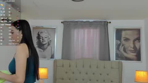 Ariana Reyes online show from 11.26.25