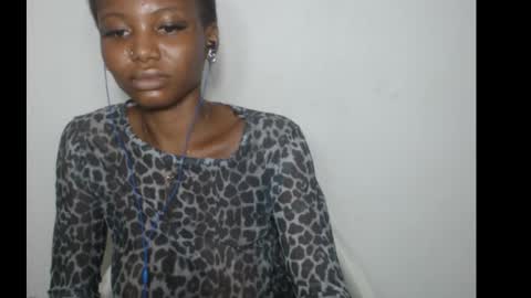 Snapshot of beautyslut1 chatting on 03.06.26 beautyslut1 online show from 03.06.26