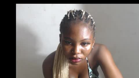 Snapshot of beautyslut1 chatting on 04.06.26 beautyslut1 online show from 04.06.26