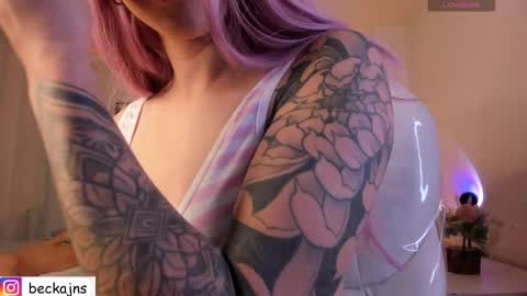 Snapshot of beck__jones chatting on 10.10.25 Marzhie online show from 10.10.25