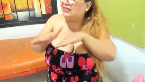 beckyummys online show from 12.29.24