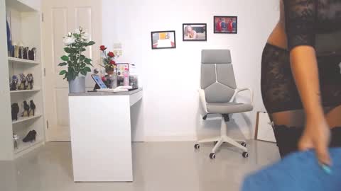 Bee if you ever see the girl who can take 12 inch all the way inside the ass try me online show from 12.10.24