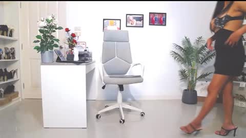 Bee if you ever see the girl who can take 12 inch all the way inside the ass try me online show from 03.09.25