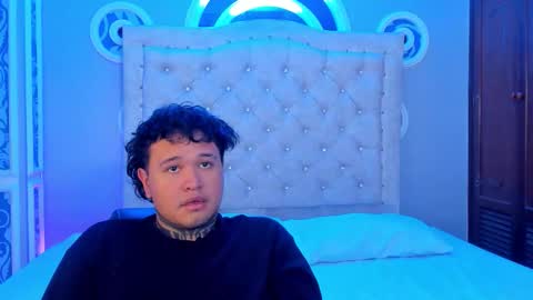 Snapshot of beele_and_evie chatting on 02.28.26 beele_and_evie online show from 02.28.26