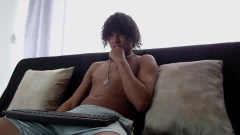 Snapshot of belamiramil chatting on 02.02.25 independent model online show from 02.02.25