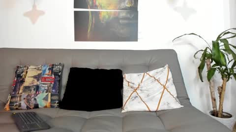 Snapshot of belamiramil chatting on 02.28.25 independent model online show from 02.28.25