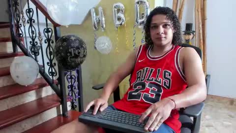 independent model online show from 11.08.25