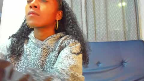Snapshot of belen10 chatting on 09.13.25 Belen online show from 09.13.25