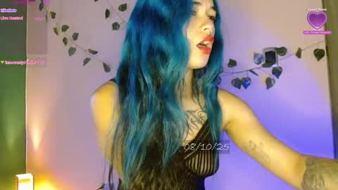 Snapshot of bell_art chatting on 10.08.25 online show from 10.08.25