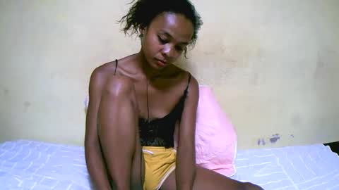 Snapshot of bella193999 chatting on 12.21.24 bella193999 online show from 12.21.24