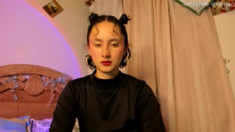 Snapshot of bella__w chatting on 04.28.26 Zia online show from 04.28.26