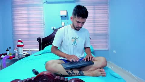 Bella and Andrew special couple online show from 12.22.24