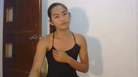 Snapshot of bella_bliss14 chatting on 11.13.25 bella_bliss14 online show from 11.13.25