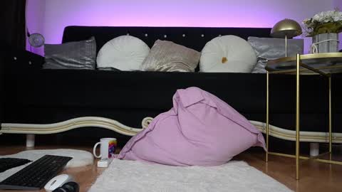 Emma  Bella online show from 02.28.25