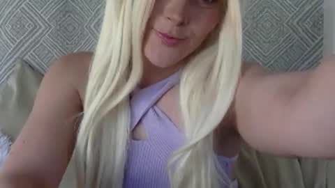 Snapshot of bella_bubble chatting on 10.03.25 bella_bubble online show from 10.03.25