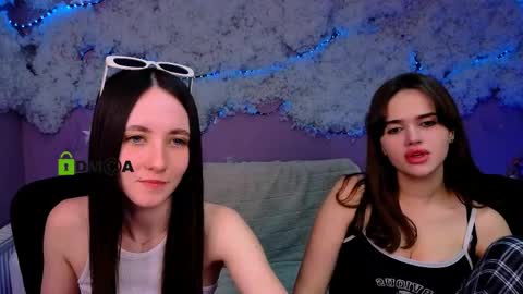 Snapshot of bella_dorn chatting on 05.22.26 Bella online show from 05.22.26