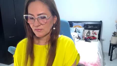 Snapshot of bella_ghisell chatting on 07.21.26 Bella online show from 07.21.26