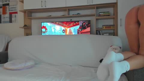 Snapshot of bella_hot77 chatting on 12.10.24 Anna  online show from 12.10.24