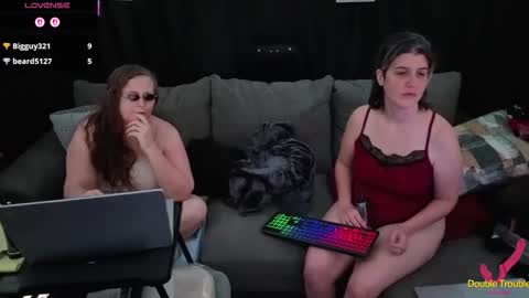 Bella James online show from 12.19.25