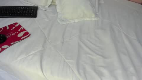 Mia online show from 09.10.25
