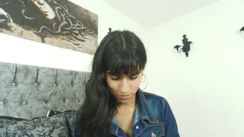 Snapshot of bella_poisonous chatting on 04.05.26 Bella online show from 04.05.26