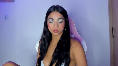 bella_ricci_ online show from 02.07.25