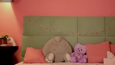 Snapshot of bella_stewarttt chatting on 06.27.26 Bella NEW ROOM online show from 06.27.26