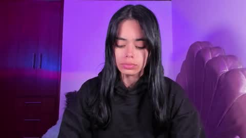 Valeria Model Independent online show from 10.28.25