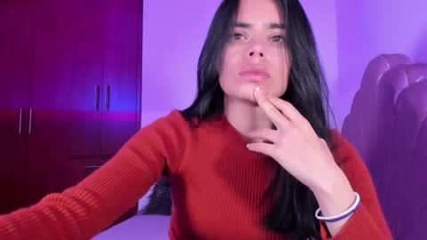 Valeria Model Independent online show from 11.18.25