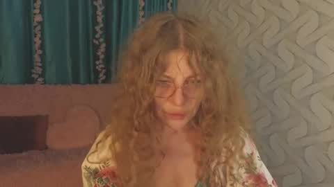 Snapshot of bella_swonn_ chatting on 01.11.26 Bella online show from 01.11.26