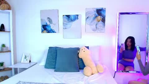 Bella Swwan  online show from 05.03.26
