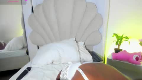 Bella Dajud online show from 03.24.26