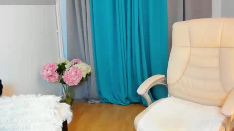 BellaAnna online show from 02.28.25