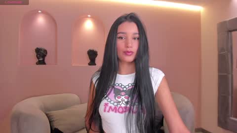 Snapshot of bellacarteer_ chatting on 01.10.25 Bella C online show from 01.10.25