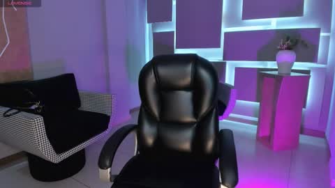  Bella C  online show from 11.25.25