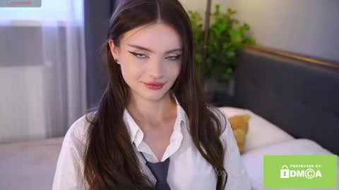 Snapshot of bellacle chatting on 03.06.25 Bella I took a vacation and Ill be back on December 18th So dont lose me To keep in touch I have a TG -  you can find below online show from 03.06.25