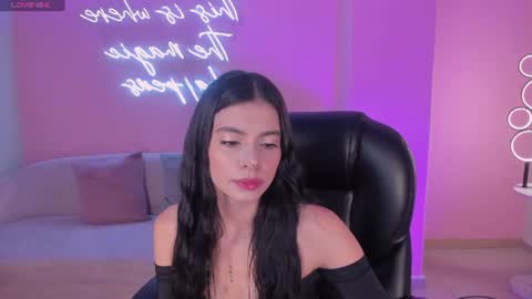 Snapshot of bellaconnor_ chatting on 06.18.26 Bella online show from 06.18.26