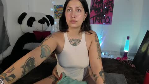 Snapshot of bellahanson_ chatting on 12.02.24 Bella online show from 12.02.24