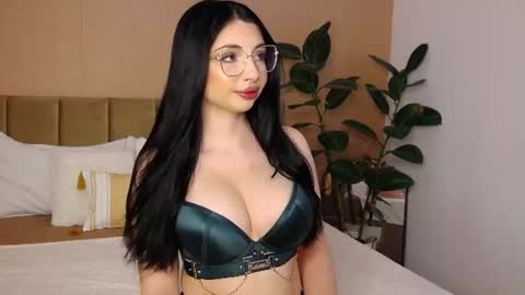 Snapshot of bellahere chatting on 06.22.26 Diana online show from 06.22.26