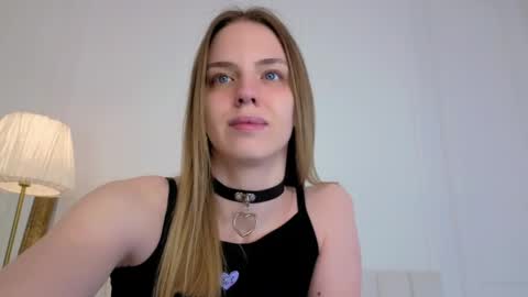 Snapshot of bellalima chatting on 05.19.26 Bella online show from 05.19.26