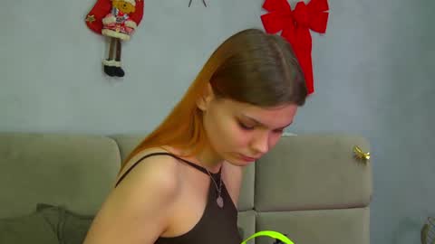 BellaMarebelle online show from 12.22.25